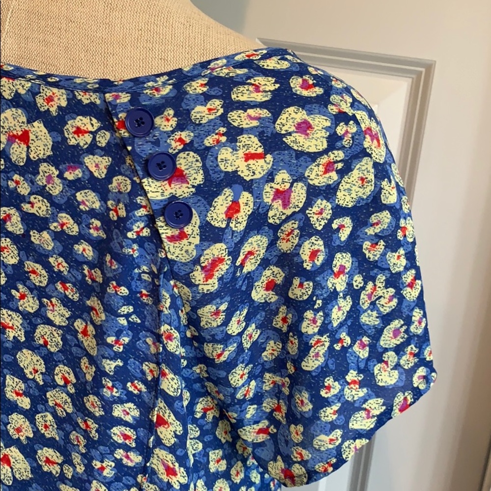 Cabi Style 299 Button Back Floral Split Blouse - image 4